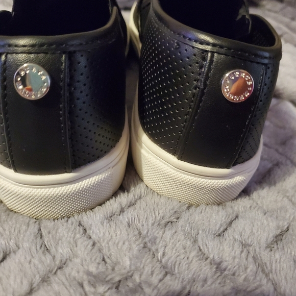Steve Madden slip ons size 8 - Picture 2 of 3